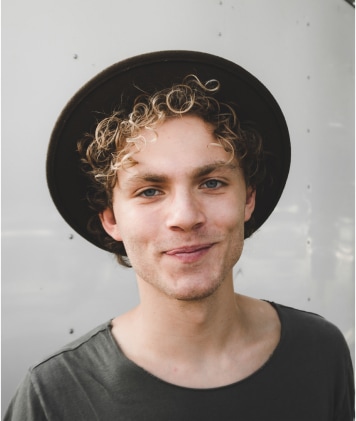 Emily Johnson · United Kingdom